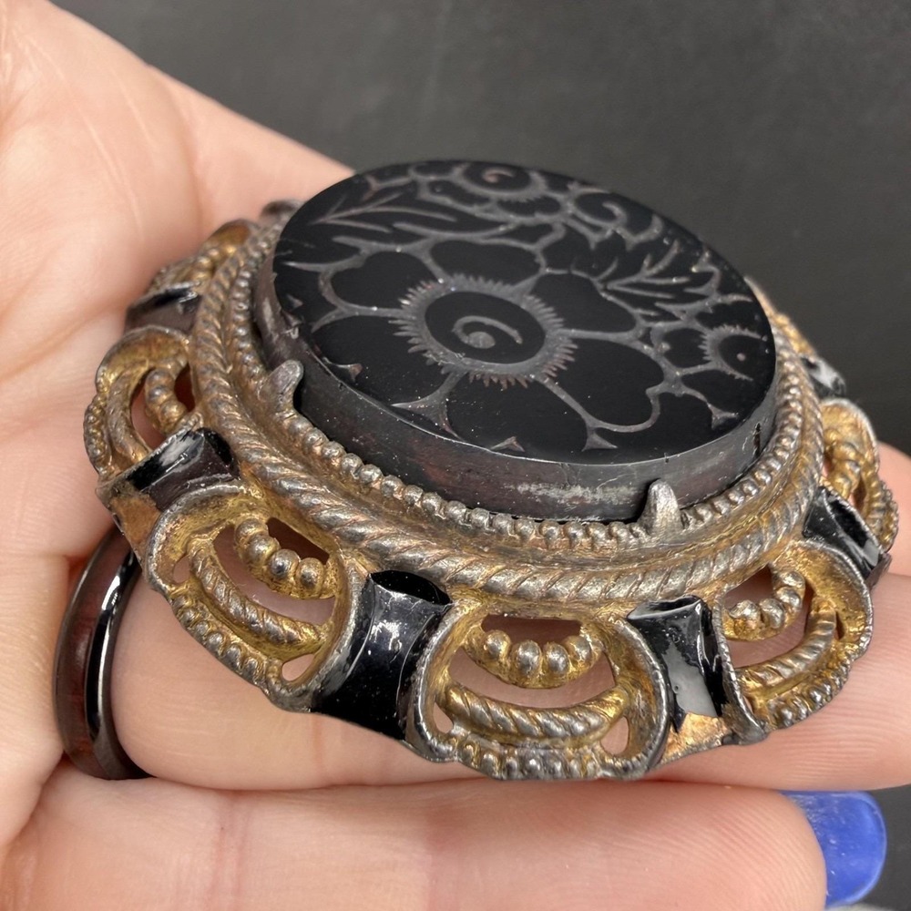 Vintage Estate Brooch Black Gold Tone Carved Floral Etched Round 2in
